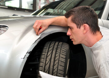 Kleine Schäden, große Wirkung: Was Autofahrer über Lackkratzer und Dellen wissen sollten – und wie sie sich günstig beheben lassen